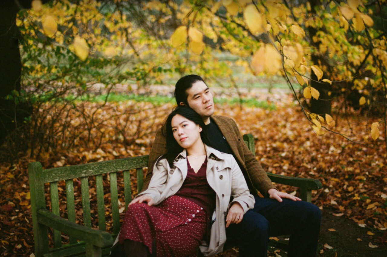 Cambridge engagement photos at Cambridge University Botanic Garden.